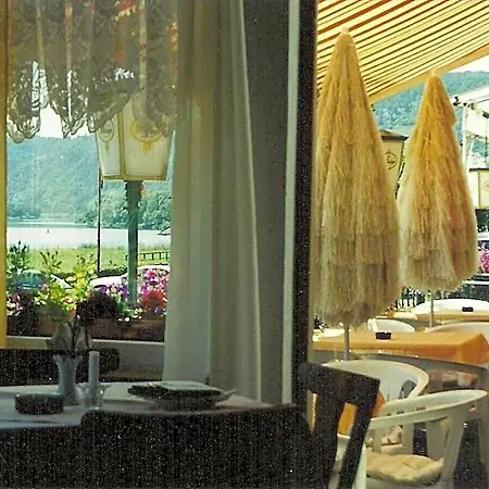Otel Zur Traube 3*